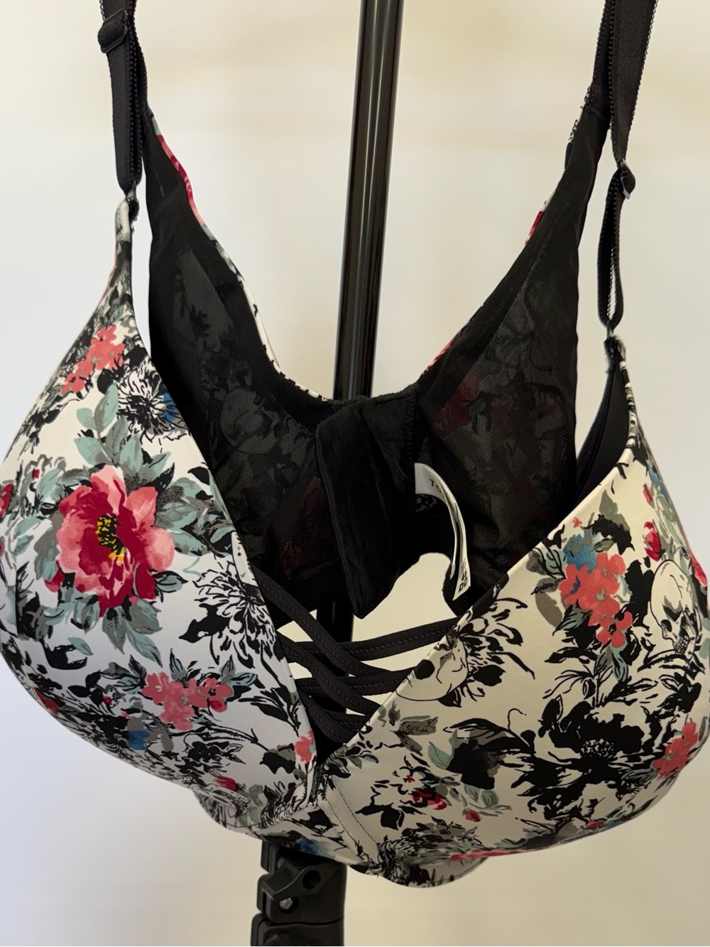 torrid Floral Padded Plunge Bra White Pink & Black W Skulls Back Smoother 46DD